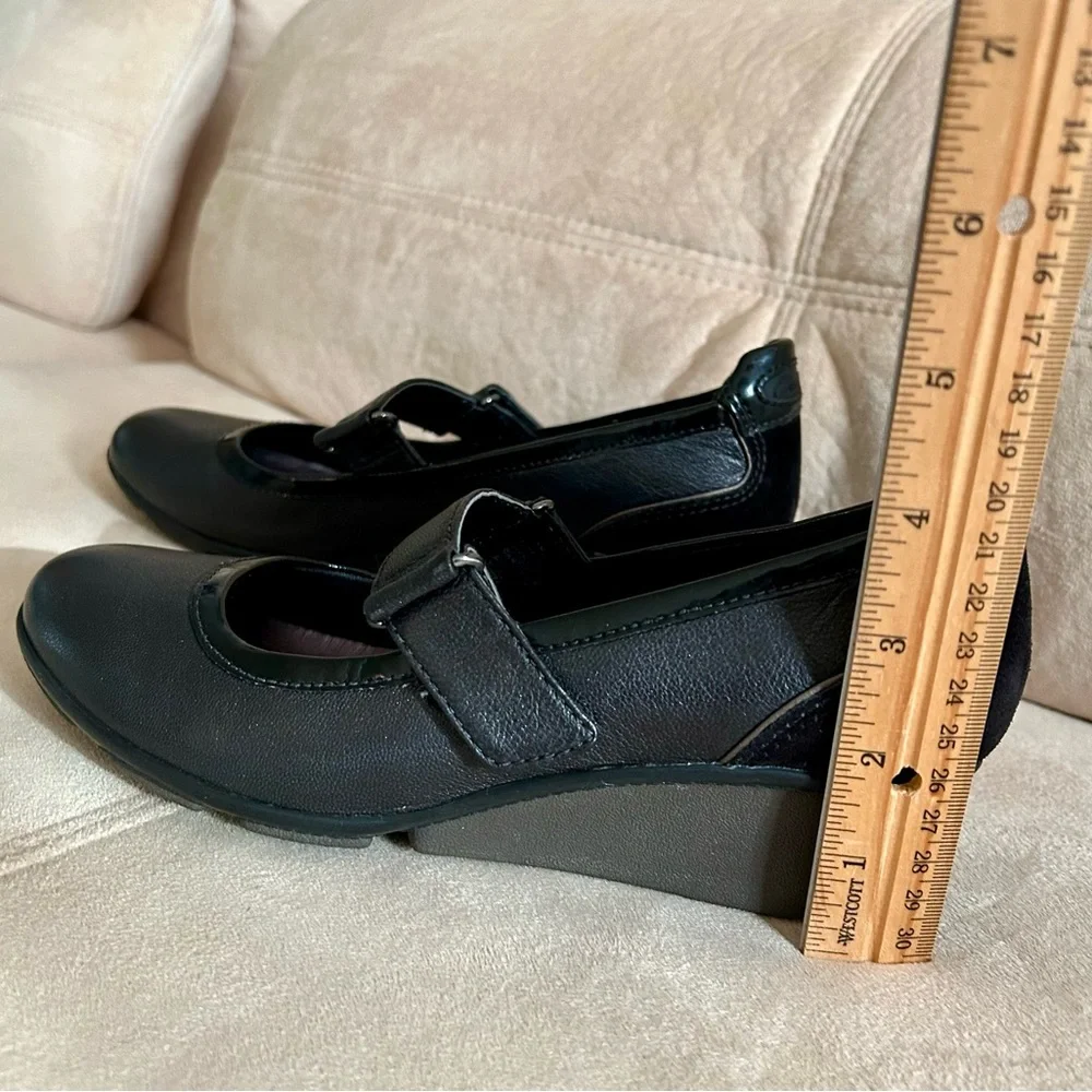 Clarks gently worn